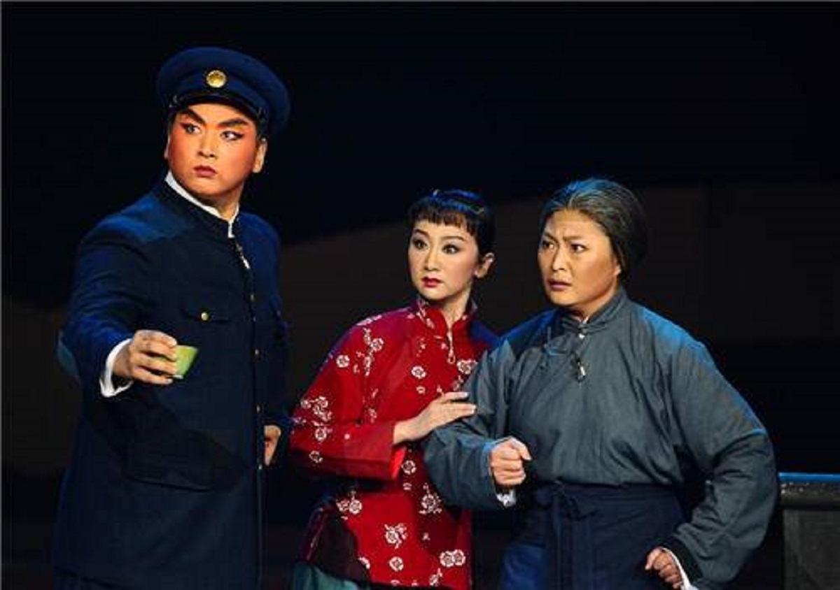 opera legenda lentera merah tentang perjuangan komunis tiongkok
