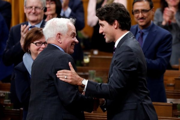 John McCallum, duta besar Kanada mengundurkan diri